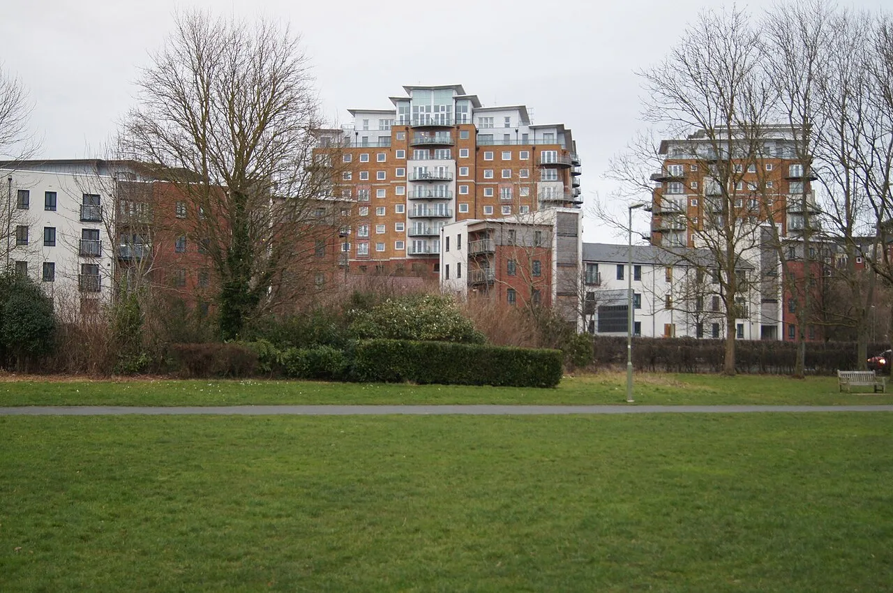Housing in Basingstoke. The unparished town has a median sale price of £317,500; the ring of parished villages around it comes in at £425,000